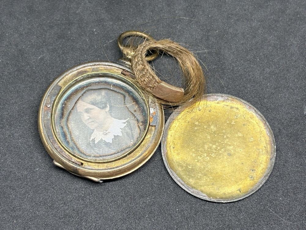 Antique Victorian Mourning Photo Locket & 10k Hair Woven Ring *